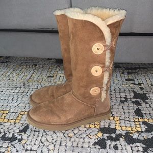Women’s Size 8 Bailey Button Triplet II Ugg boots